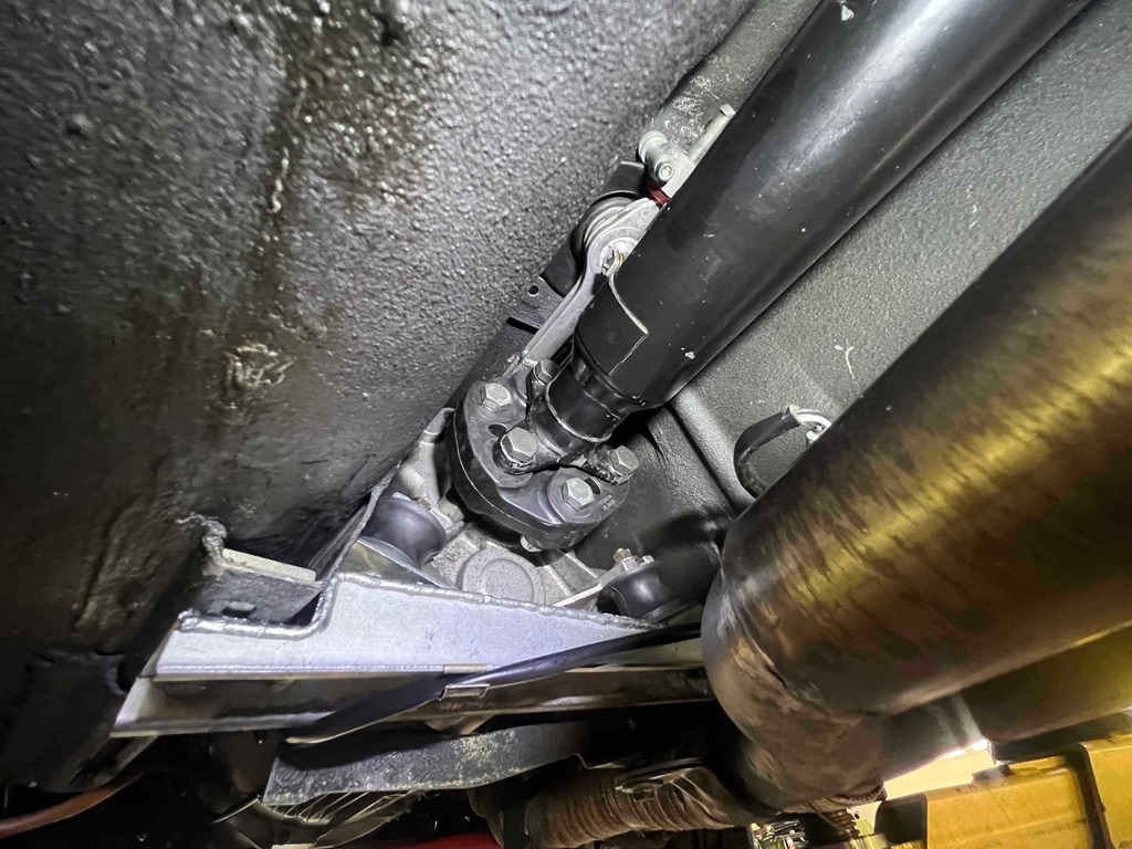 Driveshaft and differential, underside view